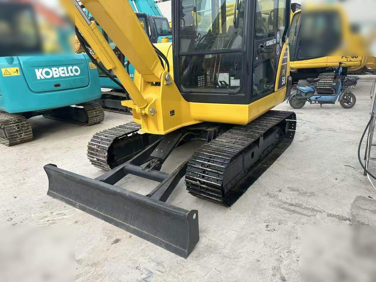Ekskavator mini KOMATSU PC56-7: gambar 6