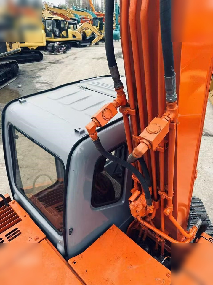 KOMATSU PC60 LC-5 - Ekskavator perayap: gambar 3 KOMATSU PC60 LC-5 - Ekskavator perayap: gambar 3