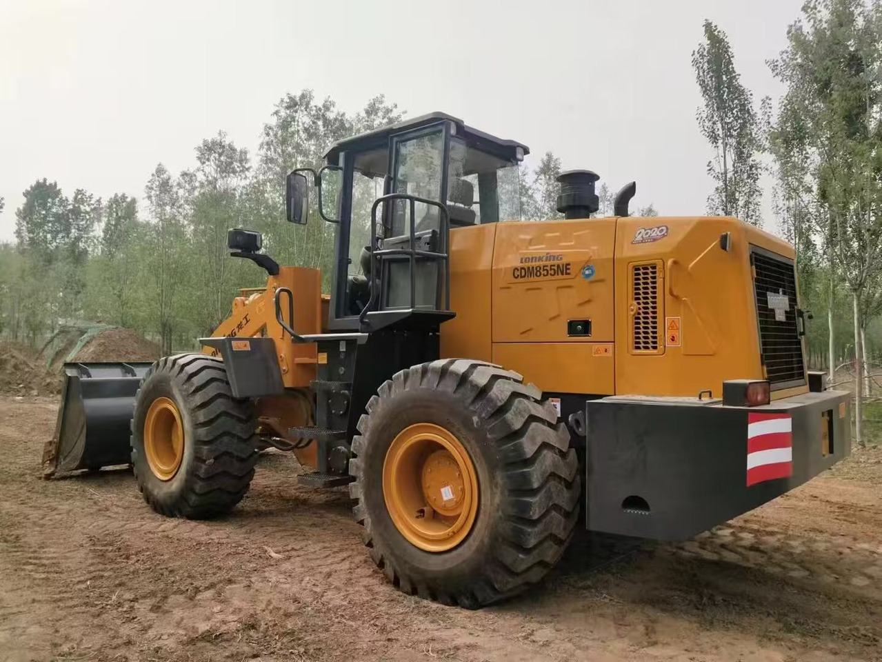 LONKING 885 - Wheel loader: gambar 3 LONKING 885 - Wheel loader: gambar 3