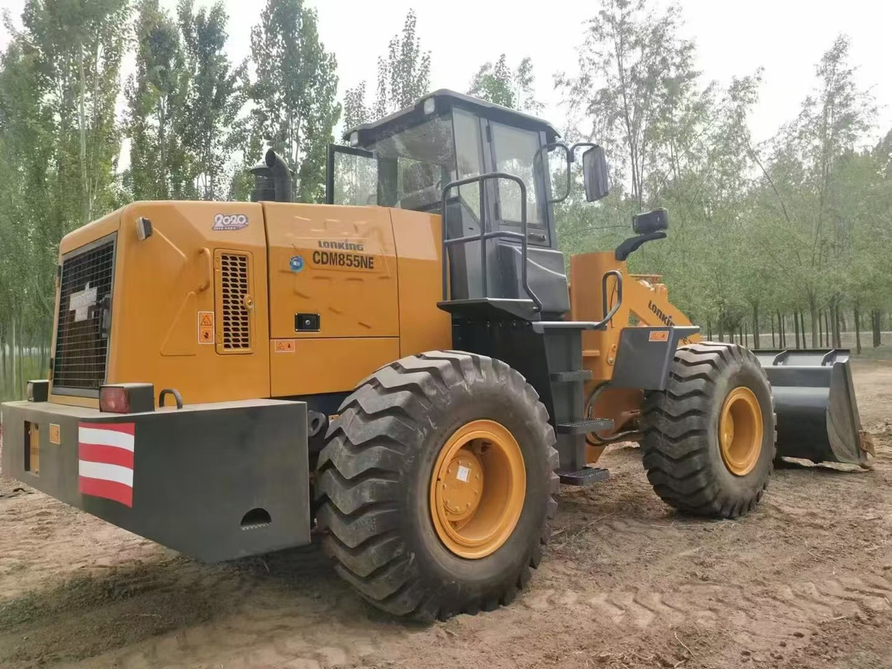 LONKING 885 - Wheel loader: gambar 1 LONKING 885 - Wheel loader: gambar 1