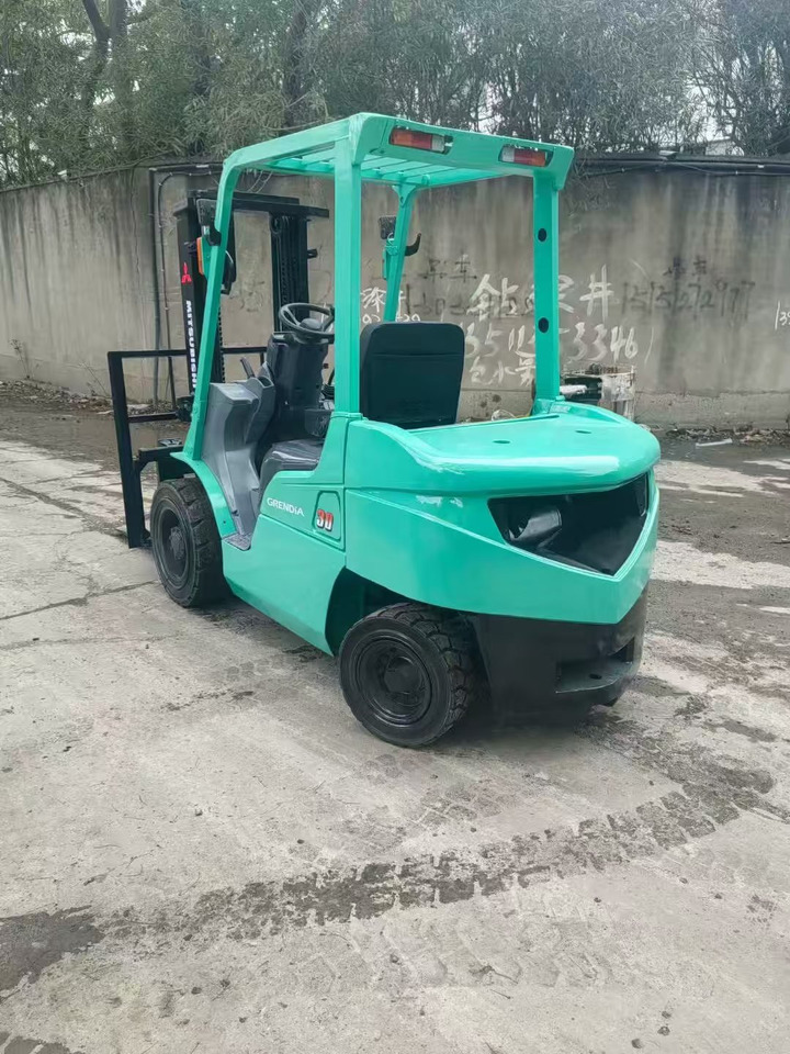 MITSUBISHI 3-ton - Lift tiang vertikal: gambar 3 MITSUBISHI 3-ton - Lift tiang vertikal: gambar 3