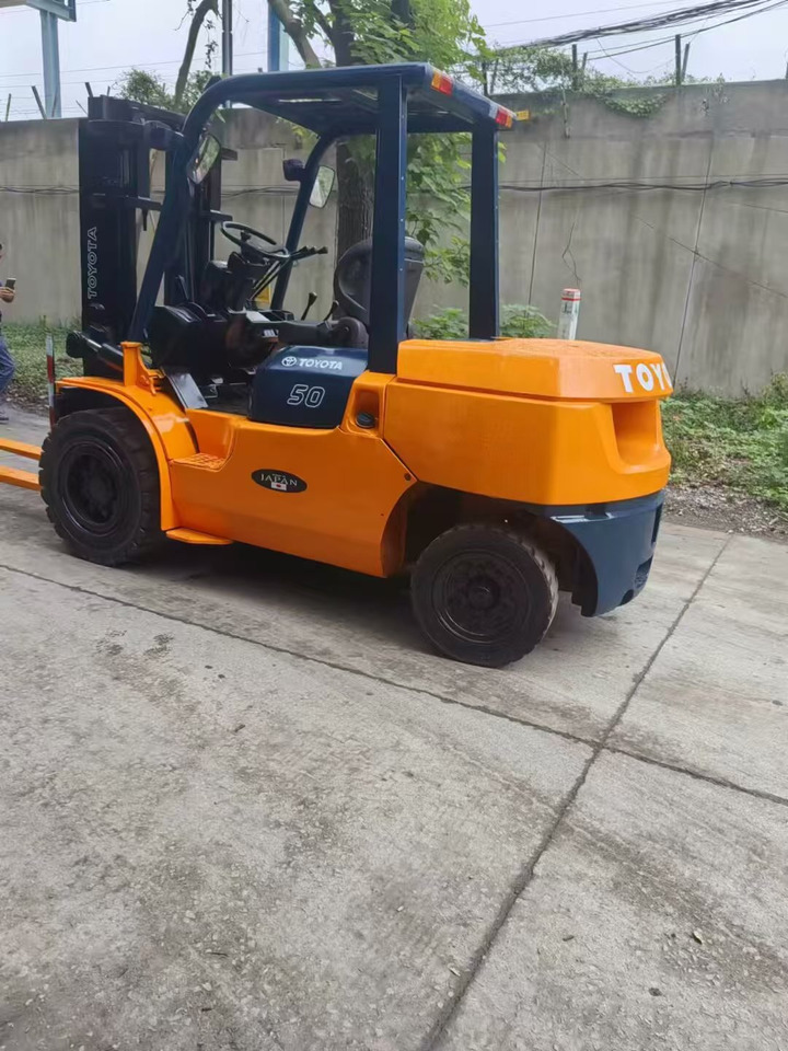 TOYATA 5-TON - Lift tiang vertikal: gambar 1 TOYATA 5-TON - Lift tiang vertikal: gambar 1