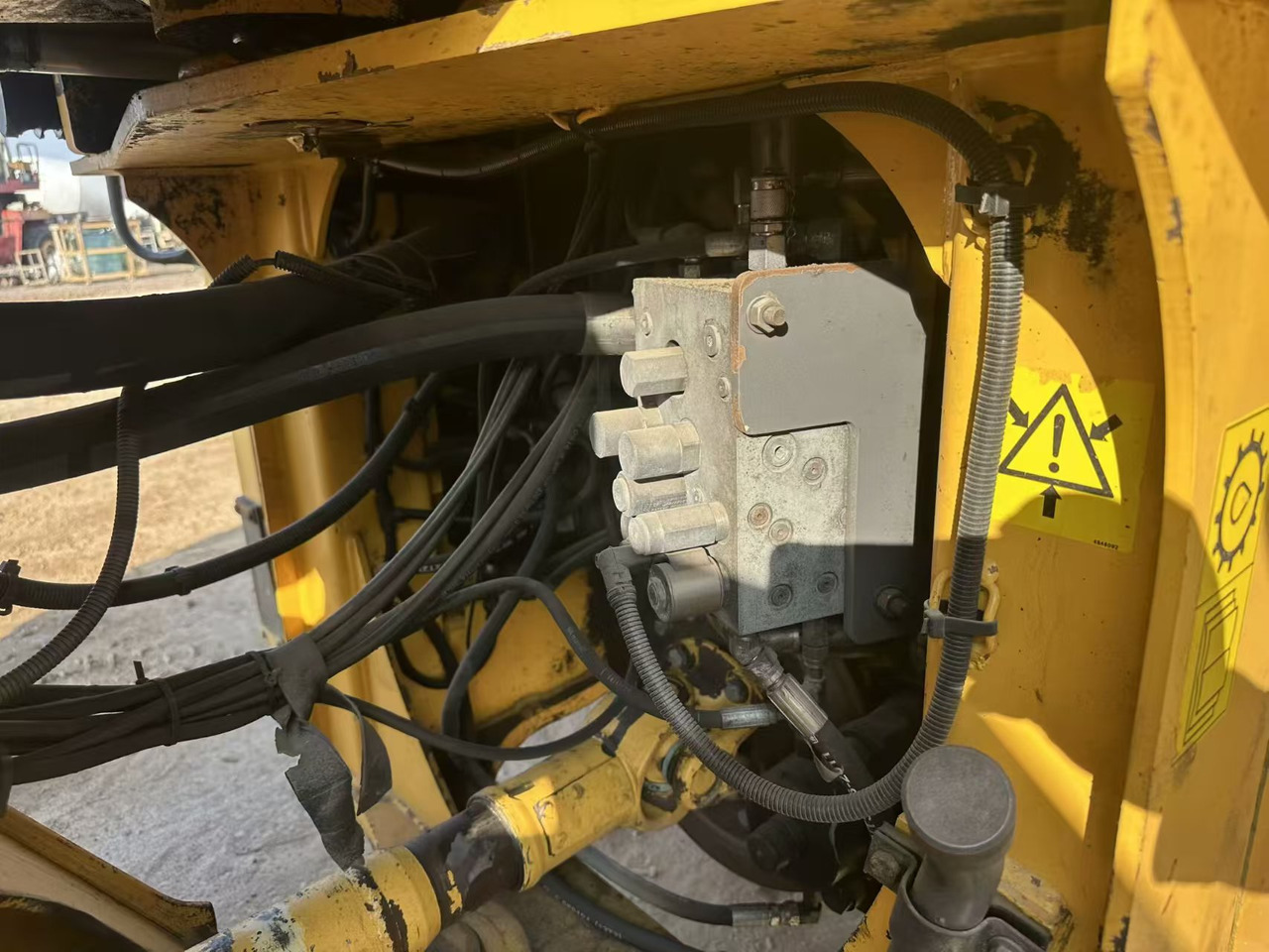 VOLVO 105L - Wheel loader: gambar 5 VOLVO 105L - Wheel loader: gambar 5
