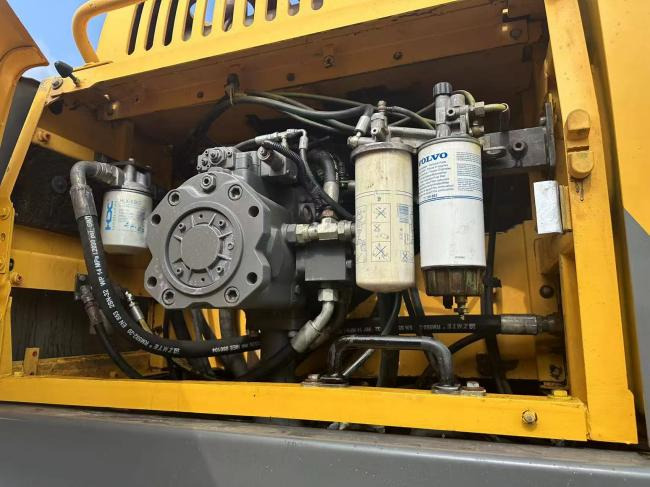 VOLVO EC480 - Ekskavator perayap: gambar 4 VOLVO EC480 - Ekskavator perayap: gambar 4