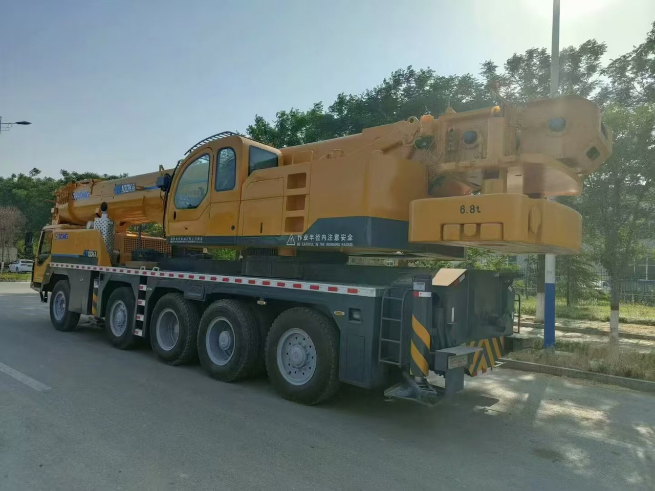 XCMG 100-ton - Derek bergerak: gambar 3 XCMG 100-ton - Derek bergerak: gambar 3