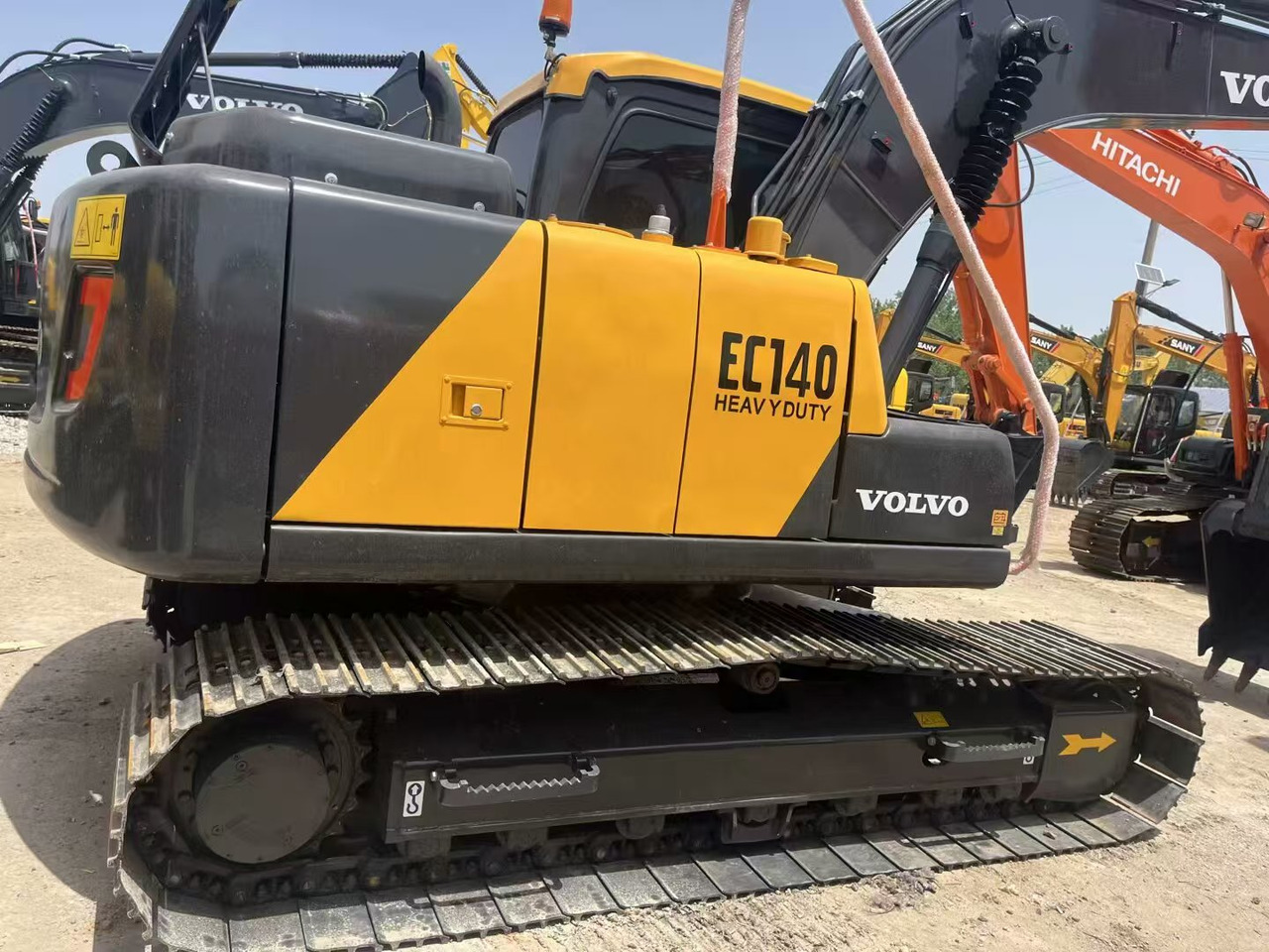 Volvo EC140 - Ekskavator perayap: gambar 1 Volvo EC140 - Ekskavator perayap: gambar 1