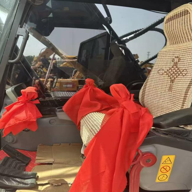 Ekskavator perayap volvo EC300: gambar 15