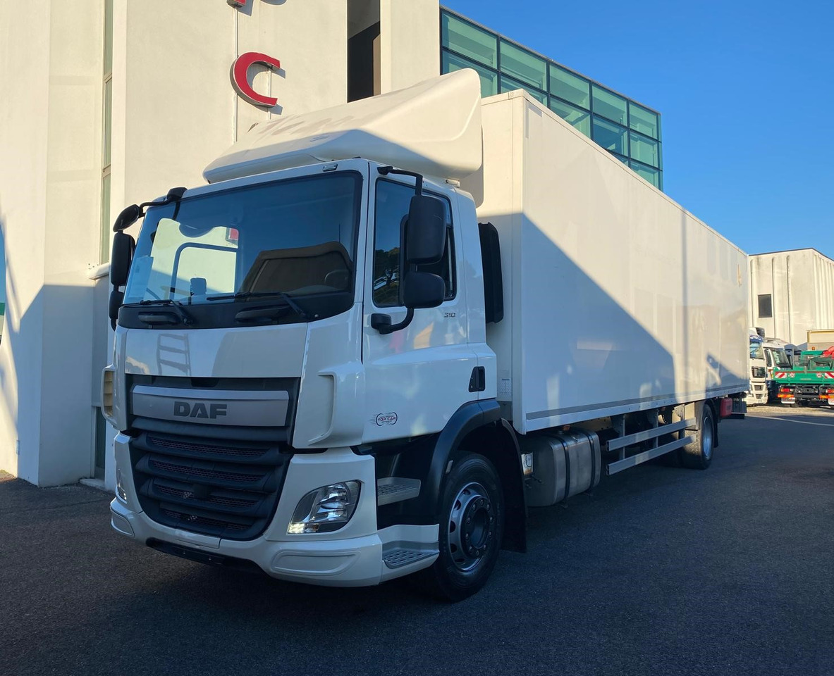 DAF 310 FA - Truk box: gambar 1 DAF 310 FA - Truk box: gambar 1