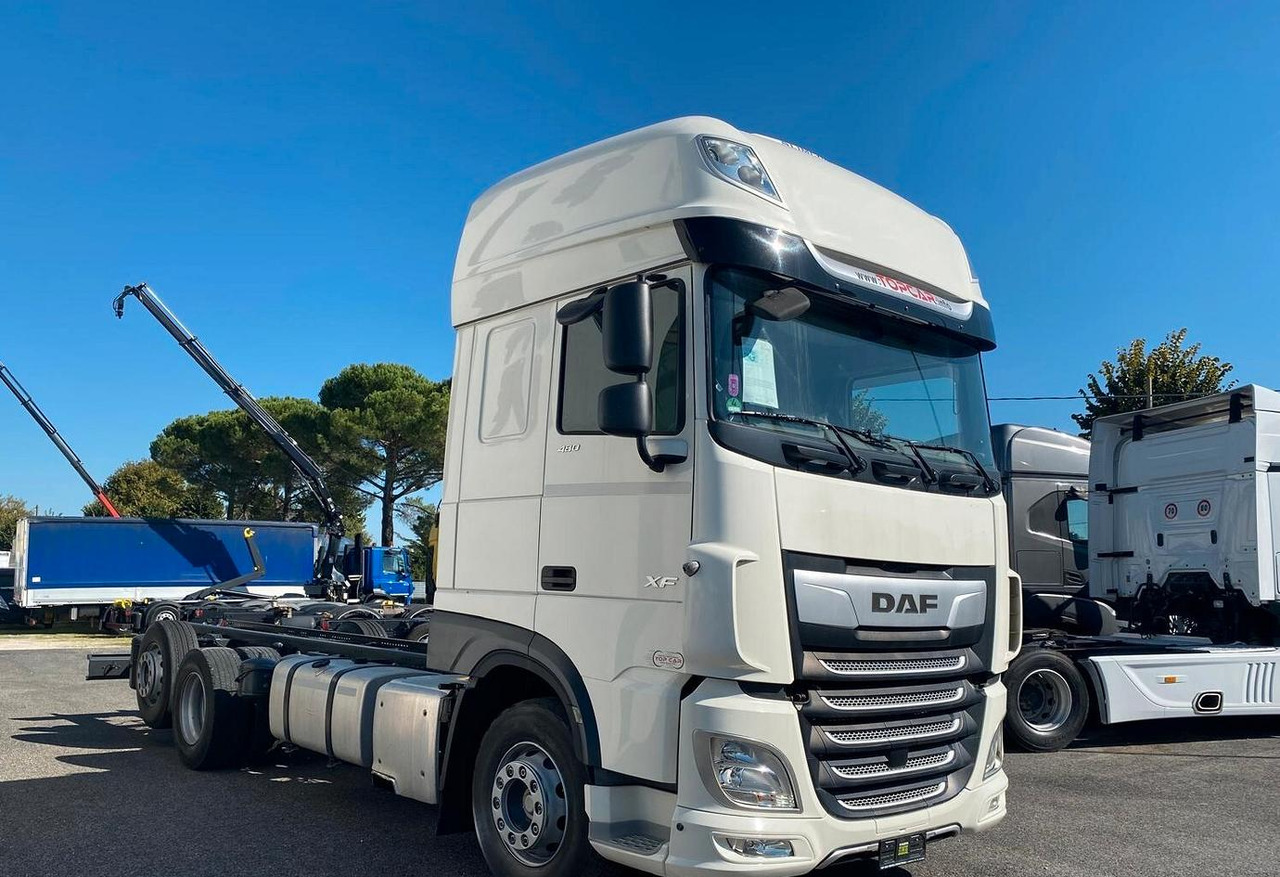 DAF XF 480 FT FULL PNEUMATIC 2019 - Truk sasis: gambar 3 DAF XF 480 FT FULL PNEUMATIC 2019 - Truk sasis: gambar 3