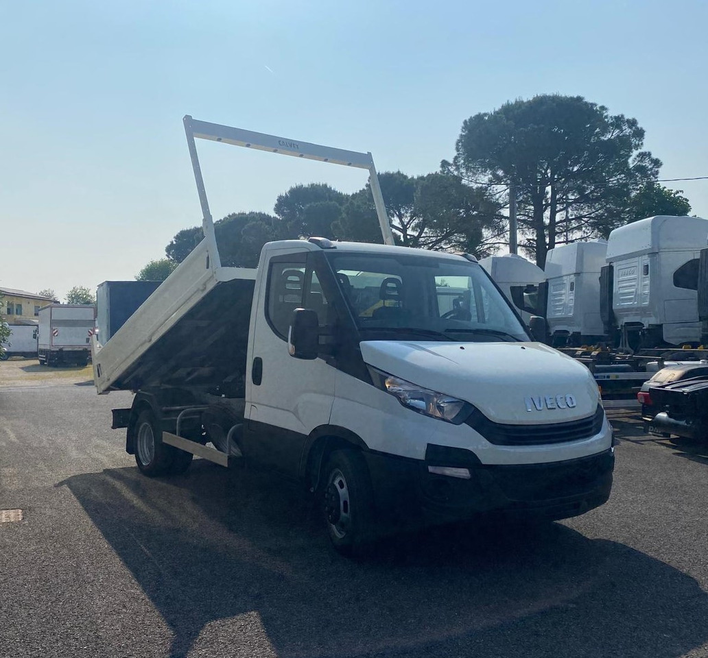 IVECO DAILY 35C12 - Van jungkit: gambar 3 IVECO DAILY 35C12 - Van jungkit: gambar 3
