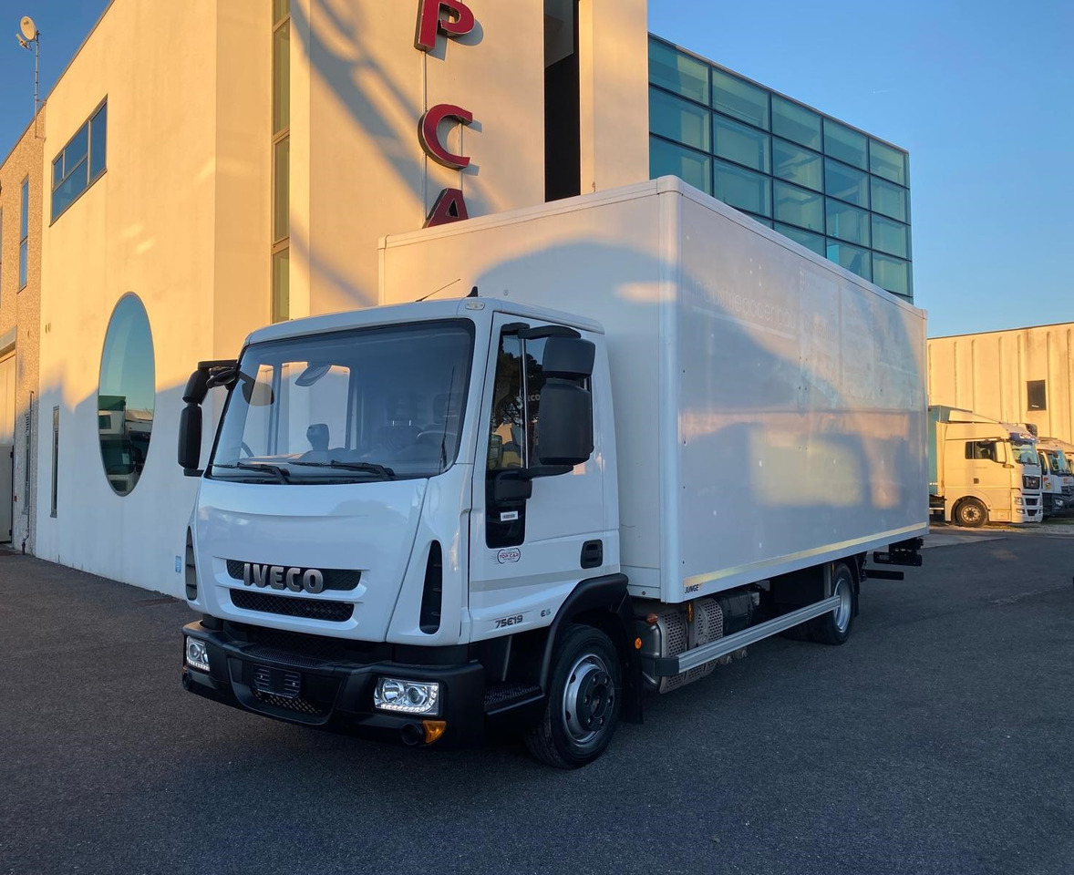 IVECO EUROCARGO 75E19 - Truk box: gambar 1 IVECO EUROCARGO 75E19 - Truk box: gambar 1