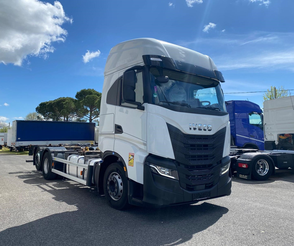 IVECO S-WAY AS260S48 - Truk sasis: gambar 2 IVECO S-WAY AS260S48 - Truk sasis: gambar 2