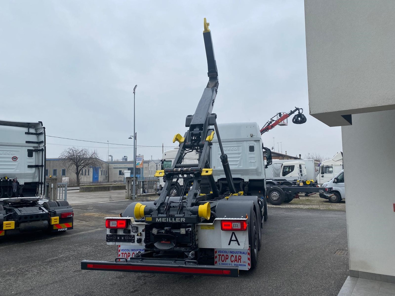IVECO S-WAY AS260S48 - Hook lift: gambar 4 IVECO S-WAY AS260S48 - Hook lift: gambar 4