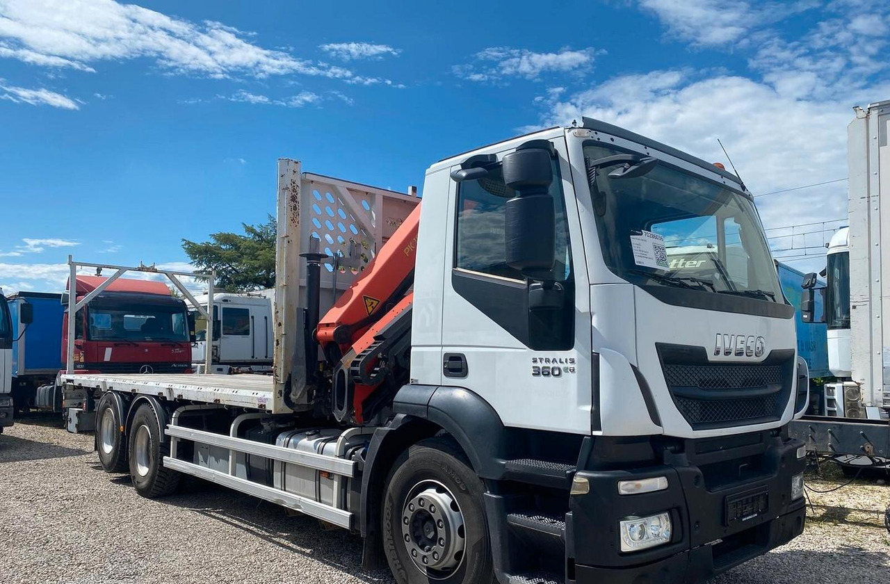 IVECO STRALIS AD260S36 CASSONE FISSO E GRU - Truk flatbed, Truk derek: gambar 1 IVECO STRALIS AD260S36 CASSONE FISSO E GRU - Truk flatbed, Truk derek: gambar 1