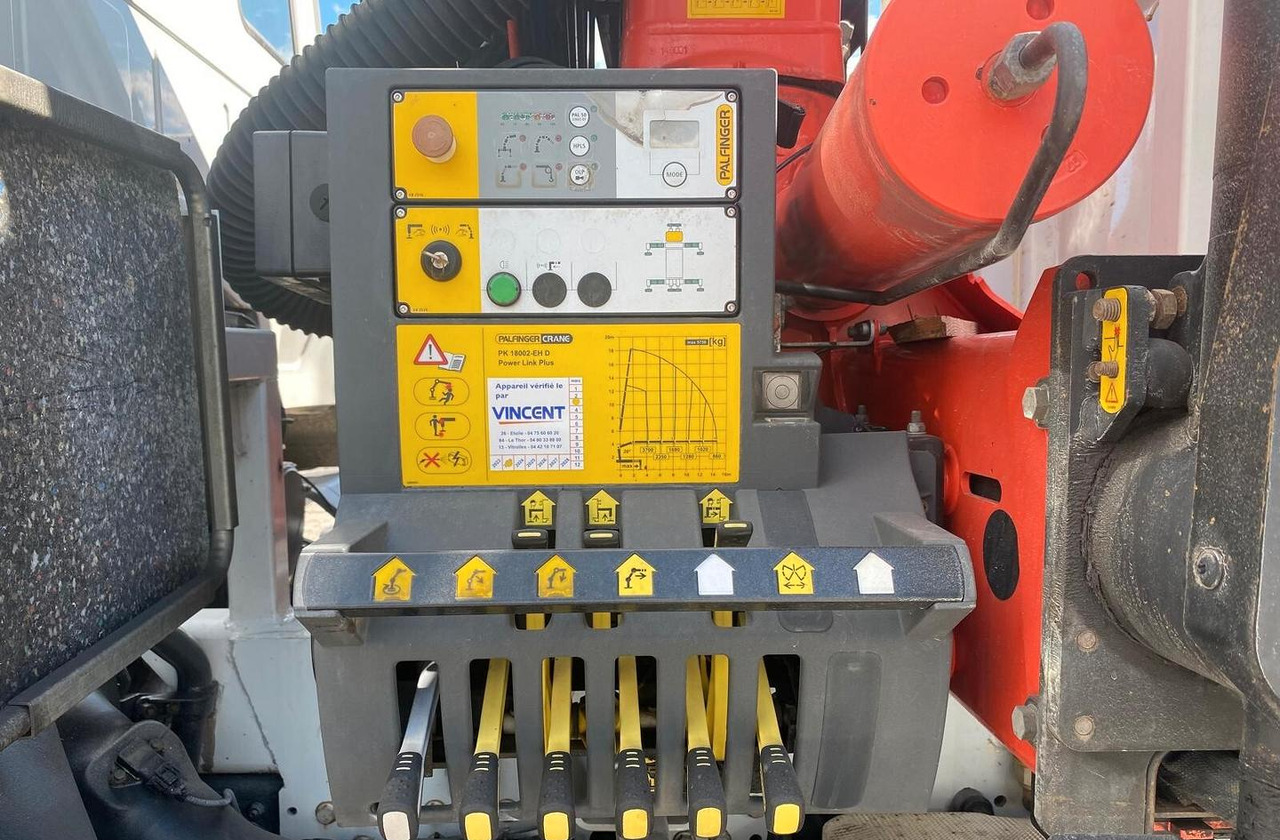 IVECO STRALIS AD260S36 CASSONE FISSO E GRU - Truk flatbed, Truk derek: gambar 4 IVECO STRALIS AD260S36 CASSONE FISSO E GRU - Truk flatbed, Truk derek: gambar 4