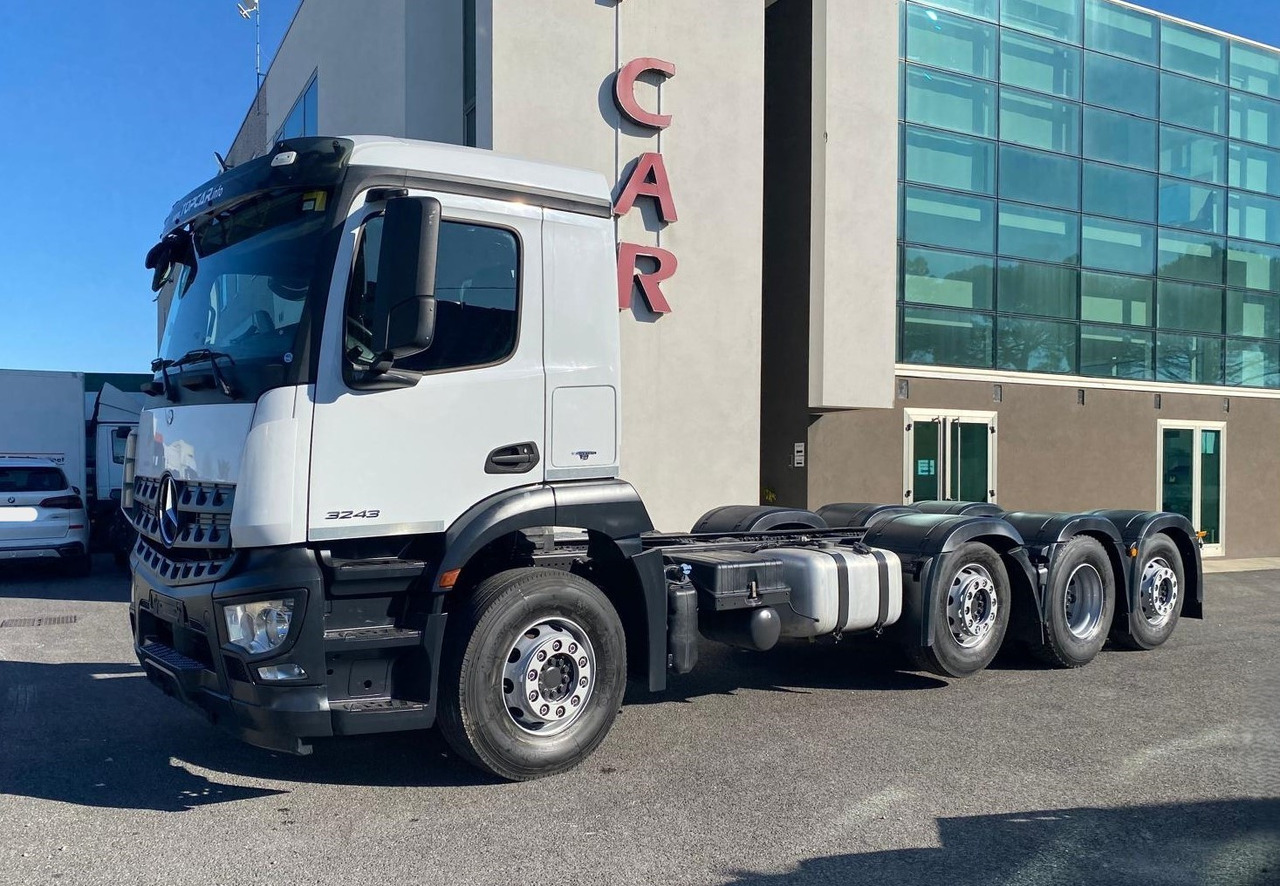 MERCEDES-BENZ AROCS 32.43 - Truk sasis: gambar 5 MERCEDES-BENZ AROCS 32.43 - Truk sasis: gambar 5