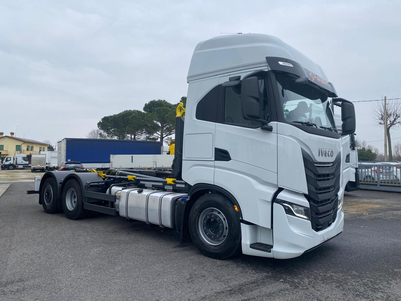 IVECO S-WAY AS260S48 - Truk: gambar 5 IVECO S-WAY AS260S48 - Truk: gambar 5