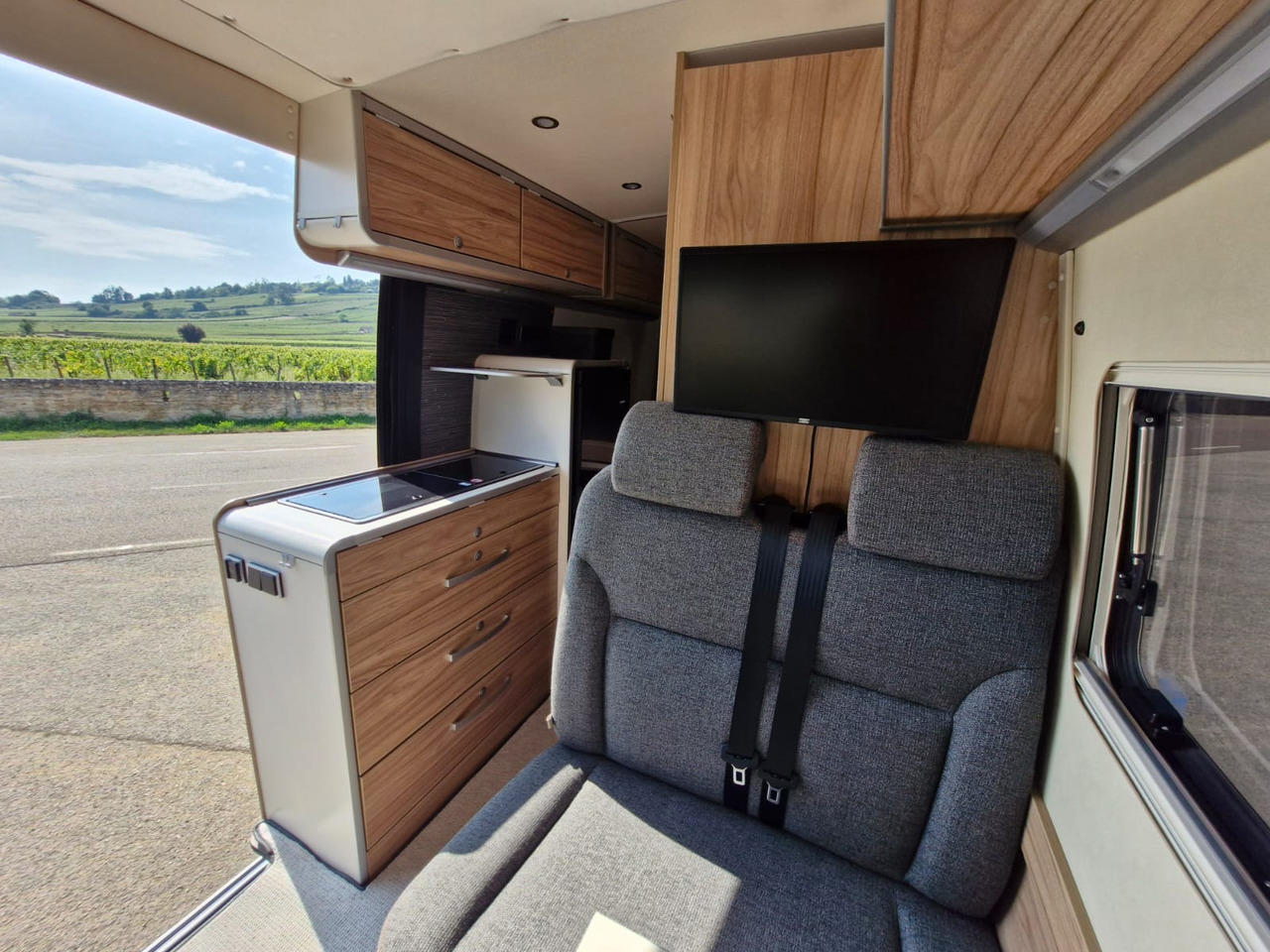 MERCEDES-BENZ Sprinter 4x4 HYMER Grand Canyon S - Mobil kemping: gambar 4 MERCEDES-BENZ Sprinter 4x4 HYMER Grand Canyon S - Mobil kemping: gambar 4