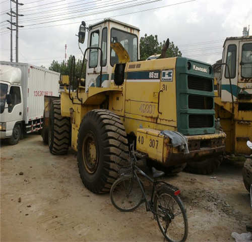 BEST-SELLING SECOND-HAND Used KAWASAKI KLD85Z Wheel Loader From Japan - Wheel loader: gambar 3 BEST-SELLING SECOND-HAND Used KAWASAKI KLD85Z Wheel Loader From Japan - Wheel loader: gambar 3