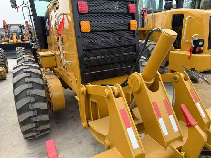 Certified CAT 140G Grader Used Construction Machine | No Accidents, Ready to Work | Price Negotiable - Grader: gambar 4 Certified CAT 140G Grader Used Construction Machine | No Accidents, Ready to Work | Price Negotiable - Grader: gambar 4