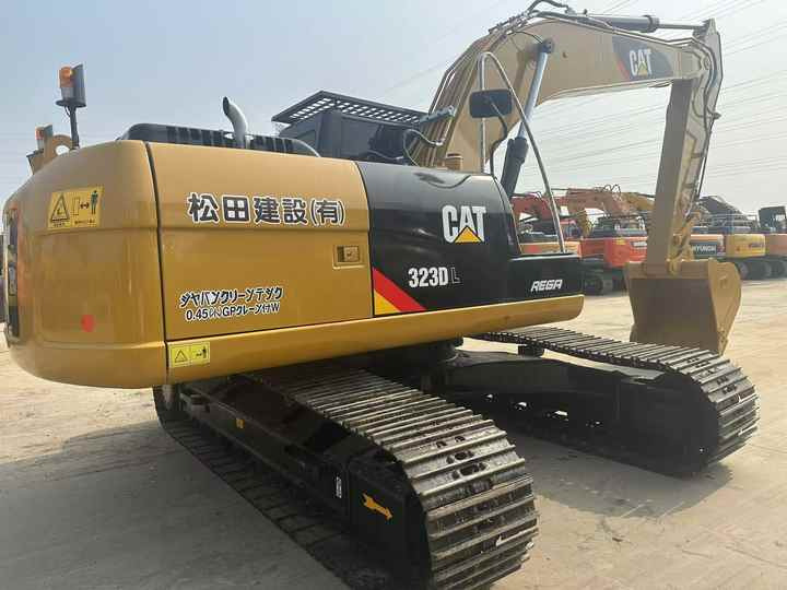 Certified Pre-Owned CAT 323DL | Heavy-Duty Excavator for Mining/ Construction - Price Negotiable! - Ekskavator perayap: gambar 4 Certified Pre-Owned CAT 323DL | Heavy-Duty Excavator for Mining/ Construction - Price Negotiable! - Ekskavator perayap: gambar 4