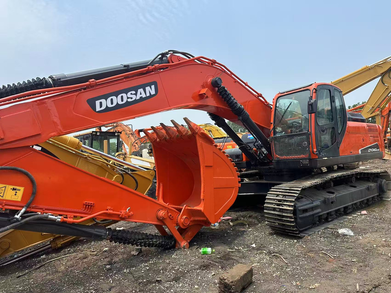DOOSAN dx340 low working hours good price in stock for sale - Ekskavator perayap: gambar 4 DOOSAN dx340 low working hours good price in stock for sale - Ekskavator perayap: gambar 4