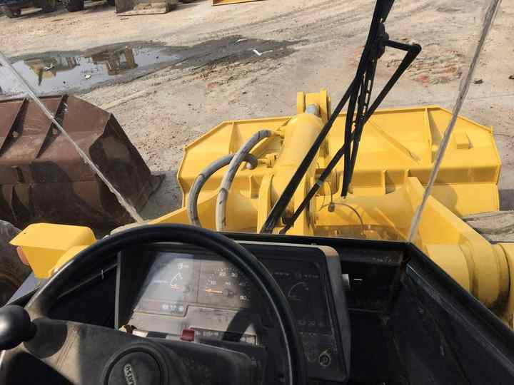 High Quality Japan Loader 4ton Loader komatsu Wa320-3 Used Wheel Loader - Wheel loader: gambar 2 High Quality Japan Loader 4ton Loader komatsu Wa320-3 Used Wheel Loader - Wheel loader: gambar 2