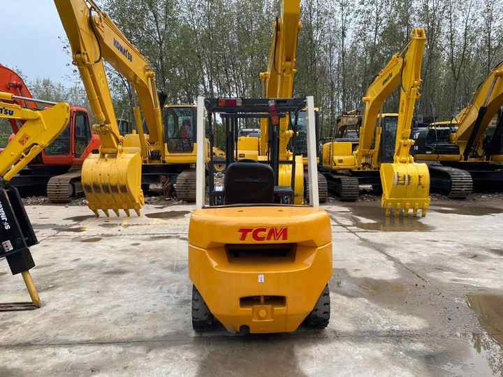 Japanese Forklifts Telehandler Used TCM Forklift Diesel Forklift 3Ton Pallet Truck - Forklift: gambar 2 Japanese Forklifts Telehandler Used TCM Forklift Diesel Forklift 3Ton Pallet Truck - Forklift: gambar 2