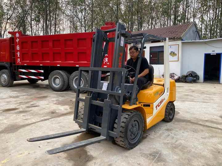 Japanese Forklifts Telehandler Used TCM Forklift Diesel Forklift 3Ton Pallet Truck - Forklift: gambar 5 Japanese Forklifts Telehandler Used TCM Forklift Diesel Forklift 3Ton Pallet Truck - Forklift: gambar 5