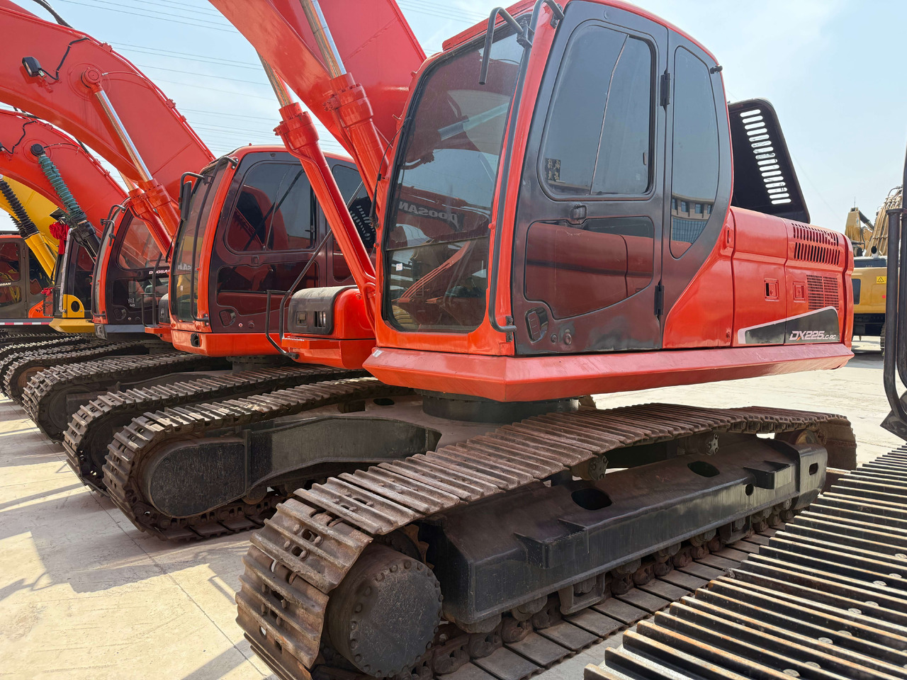 DOOSAN Used Digger Doosan DX225LC-9T Construction Machinery Construction Digger Used Doosan DX225LC-9T Cheap Excavator - Peralatan konstruksi: gambar 5 DOOSAN Used Digger Doosan DX225LC-9T Construction Machinery Construction Digger Used Doosan DX225LC-9T Cheap Excavator - Peralatan konstruksi: gambar 5