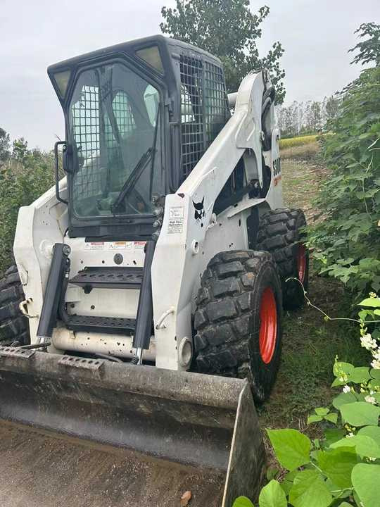 Skid steer Second Hand   BOBCAT S300 Skid-steer Loader with Very Good Performance Is for Sale at a Low Price: gambar 6