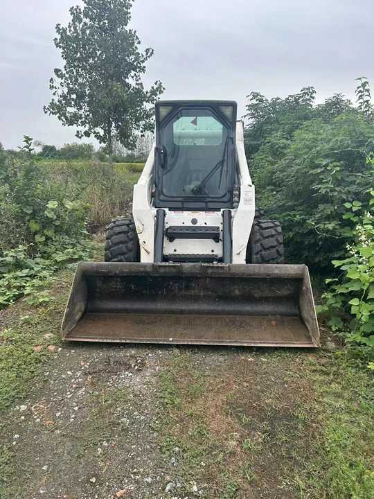Second Hand BOBCAT S300 Skid-steer Loader with Very Good Performance Is for Sale at a Low Price - Skid steer: gambar 3 Second Hand BOBCAT S300 Skid-steer Loader with Very Good Performance Is for Sale at a Low Price - Skid steer: gambar 3