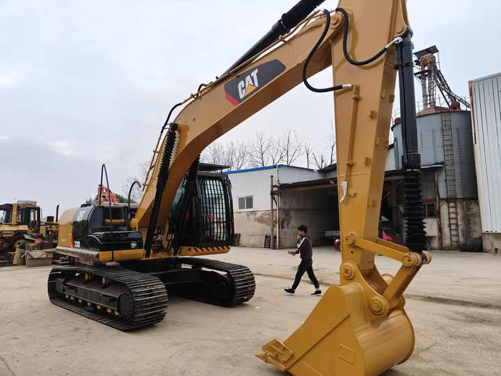 Second Hand Excavator 330D Used Low Price Caterpillar CAT 312D 315D 320D 325D in Good Condition - Ekskavator perayap: gambar 2 Second Hand Excavator 330D Used Low Price Caterpillar CAT 312D 315D 320D 325D in Good Condition - Ekskavator perayap: gambar 2