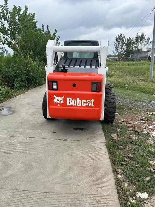 USED BOBCAT S300 Skid-steer Loader with Very Good Performance Is for Sale at a Low Price. S160/s185/s220/330 in Stock - Skid steer: gambar 3 USED BOBCAT S300 Skid-steer Loader with Very Good Performance Is for Sale at a Low Price. S160/s185/s220/330 in Stock - Skid steer: gambar 3