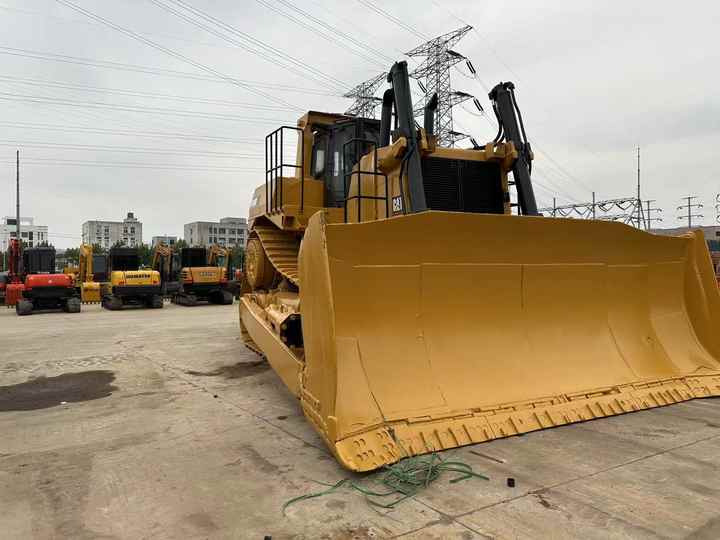 USED ORIGINAL CAT D10r Large Bulldozer for Sale Spot Cat D10 Bulldozer Cat D5 D6 D7 D10 Bulldozer in China - Bulldozer: gambar 3 USED ORIGINAL CAT D10r Large Bulldozer for Sale Spot Cat D10 Bulldozer Cat D5 D6 D7 D10 Bulldozer in China - Bulldozer: gambar 3