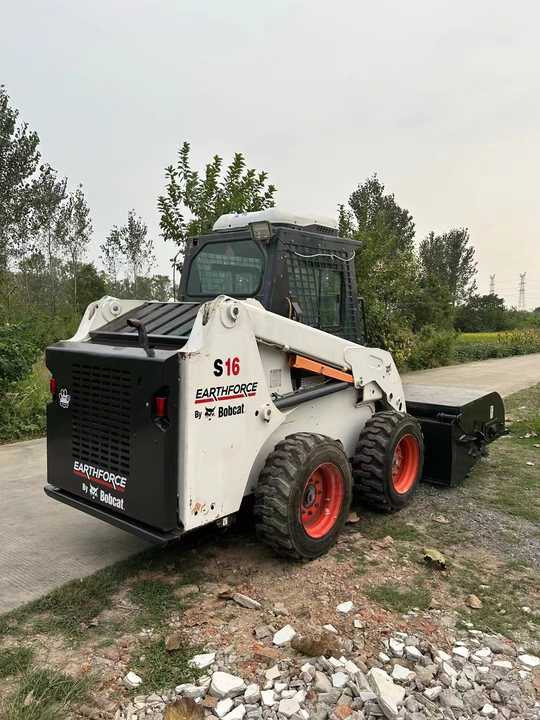 Used Bob Cat Bob Cat S16 Used Mini Skid Steer Wheel Loader Multifunctional Track Loaders Bobcat S16 2.7 Ton - Skid steer: gambar 2 Used Bob Cat Bob Cat S16 Used Mini Skid Steer Wheel Loader Multifunctional Track Loaders Bobcat S16 2.7 Ton - Skid steer: gambar 2