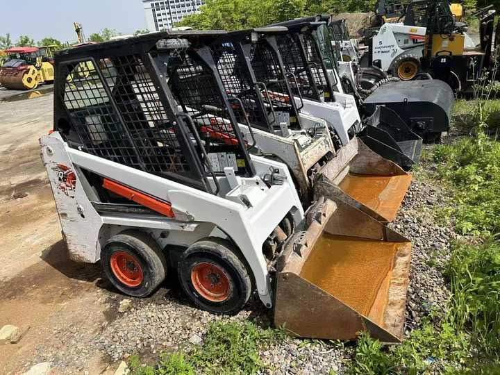 Used Bobcat S70 Skid Teer in Stock Good Condition bobcat S70 S160 185 300 330 Skid Steer for Sale - Skid steer: gambar 5 Used Bobcat S70 Skid Teer in Stock Good Condition bobcat S70 S160 185 300 330 Skid Steer for Sale - Skid steer: gambar 5
