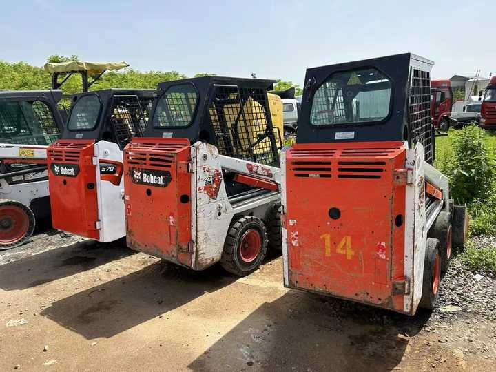 Used Bobcat S70 Skid Teer in Stock Good Condition bobcat S70 S160 185 300 330 Skid Steer for Sale - Skid steer: gambar 4 Used Bobcat S70 Skid Teer in Stock Good Condition bobcat S70 S160 185 300 330 Skid Steer for Sale - Skid steer: gambar 4