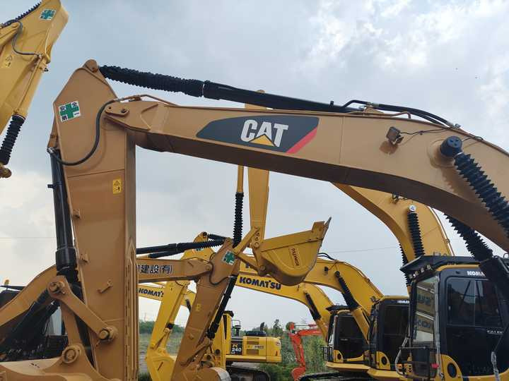 Used Digger CAT 329D2 Construction Machinery Construction Digger Used CAT 329D2 Cheap Excavator - Ekskavator perayap: gambar 5 Used Digger CAT 329D2 Construction Machinery Construction Digger Used CAT 329D2 Cheap Excavator - Ekskavator perayap: gambar 5
