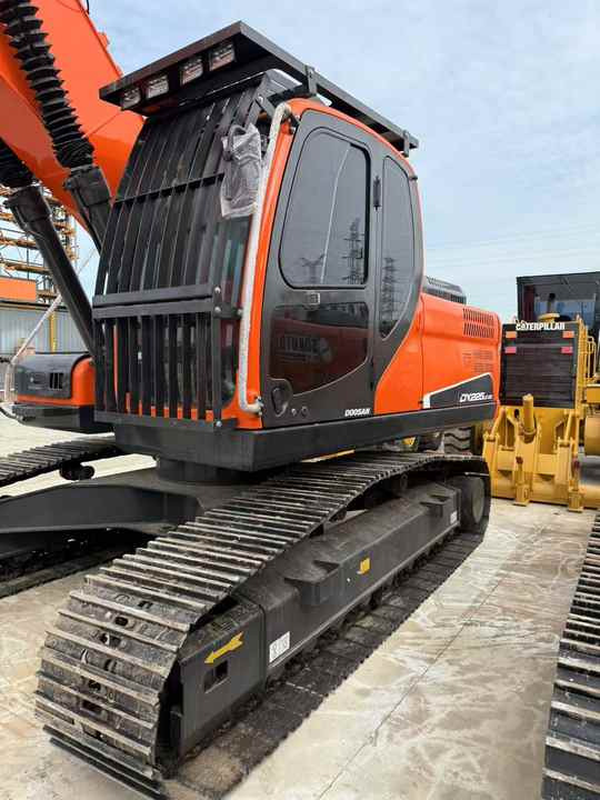 Used Doosan DX225LC-9C Hydraulic Excavator 25 Ton Doosan Dx225 Crawler Excavator with Excellent Performance Low Price for Sale - Ekskavator: gambar 2 Used Doosan DX225LC-9C Hydraulic Excavator 25 Ton Doosan Dx225 Crawler Excavator with Excellent Performance Low Price for Sale - Ekskavator: gambar 2