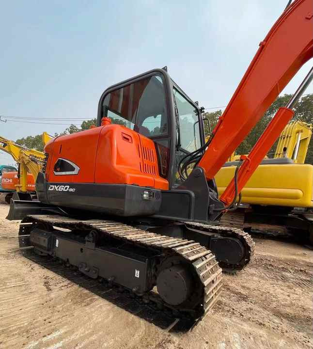 Used Doosan DX60-9c Excavator | Low Hours | Robust Undercarriage | Global Shipping | Discounted Price - Ekskavator mini: gambar 2 Used Doosan DX60-9c Excavator | Low Hours | Robust Undercarriage | Global Shipping | Discounted Price - Ekskavator mini: gambar 2