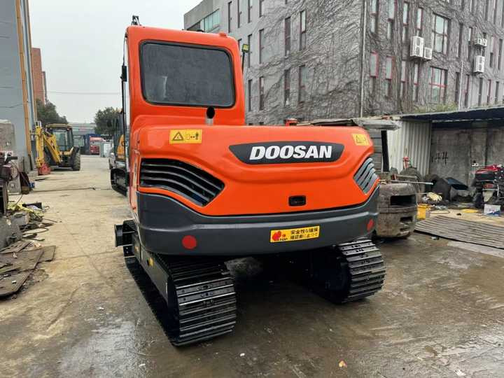Used Excavator Doosan DX70 75 Excavator Second Hand Digger Used Machinery 7 Ton Used Hydraulic Crawler Excavator - Ekskavator perayap: gambar 5 Used Excavator Doosan DX70 75 Excavator Second Hand Digger Used Machinery 7 Ton Used Hydraulic Crawler Excavator - Ekskavator perayap: gambar 5