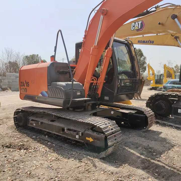 Used Hitachi ZX130 Excavator Japan Made Hitachi Used Excavator Zx120 Zx130 for Sale - Ekskavator perayap: gambar 3 Used Hitachi ZX130 Excavator Japan Made Hitachi Used Excavator Zx120 Zx130 for Sale - Ekskavator perayap: gambar 3