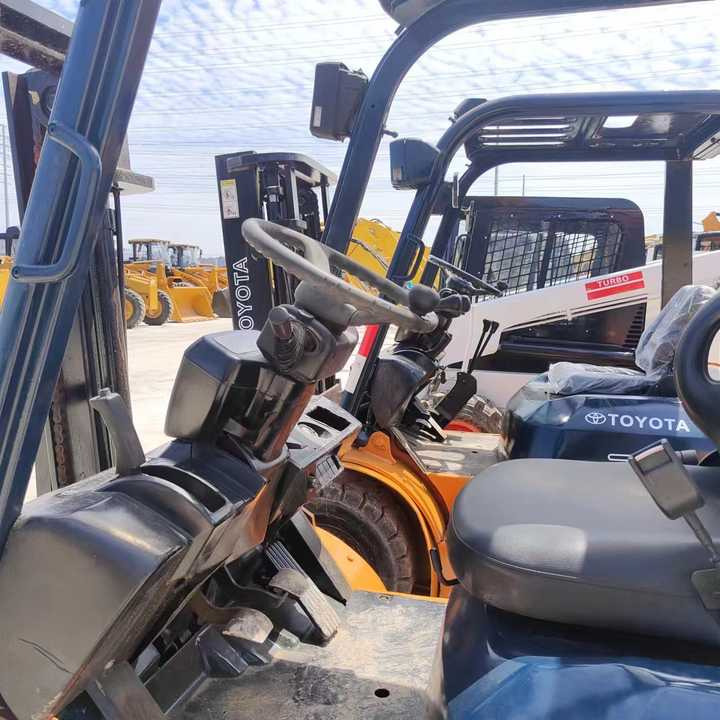 Used Japan Brand toyota 3 Tons Forklift on Hot Sale toyota Forklift 10 Ton 3ton 5 Ton Forklift - Forklift: gambar 3 Used Japan Brand toyota 3 Tons Forklift on Hot Sale toyota Forklift 10 Ton 3ton 5 Ton Forklift - Forklift: gambar 3