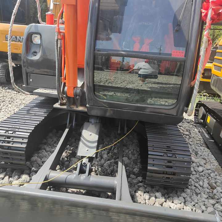 Used Original Japan Brand Hitachi Zx60 Excavator for Sale - Ekskavator perayap: gambar 3 Used Original Japan Brand Hitachi Zx60 Excavator for Sale - Ekskavator perayap: gambar 3