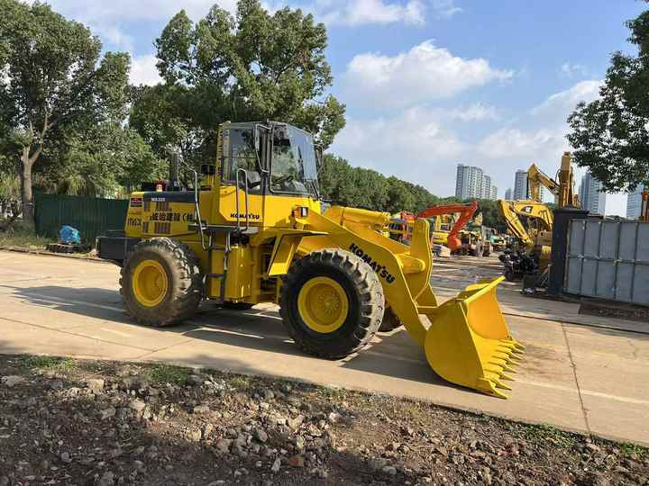Used komatsu Wa320-3 Wheel Loader Second Hand Machine Popular Brand komatsu Hydraulic Machinery - Wheel loader: gambar 2 Used komatsu Wa320-3 Wheel Loader Second Hand Machine Popular Brand komatsu Hydraulic Machinery - Wheel loader: gambar 2