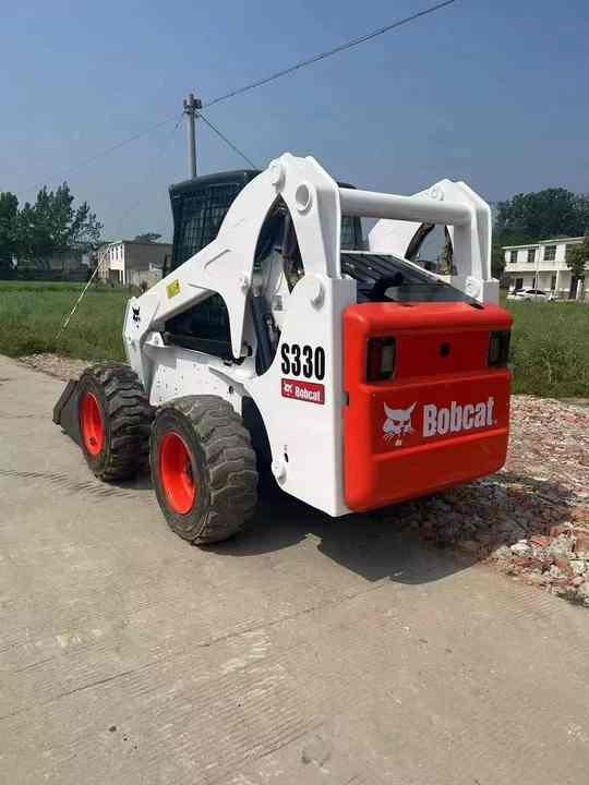 Very Low Price American Brand Used Bobcat S330 Skid Steer Loader with Superior Performance for Sale S160/S180/S300 in Stock - Skid steer: gambar 4 Very Low Price American Brand Used Bobcat S330 Skid Steer Loader with Superior Performance for Sale S160/S180/S300 in Stock - Skid steer: gambar 4