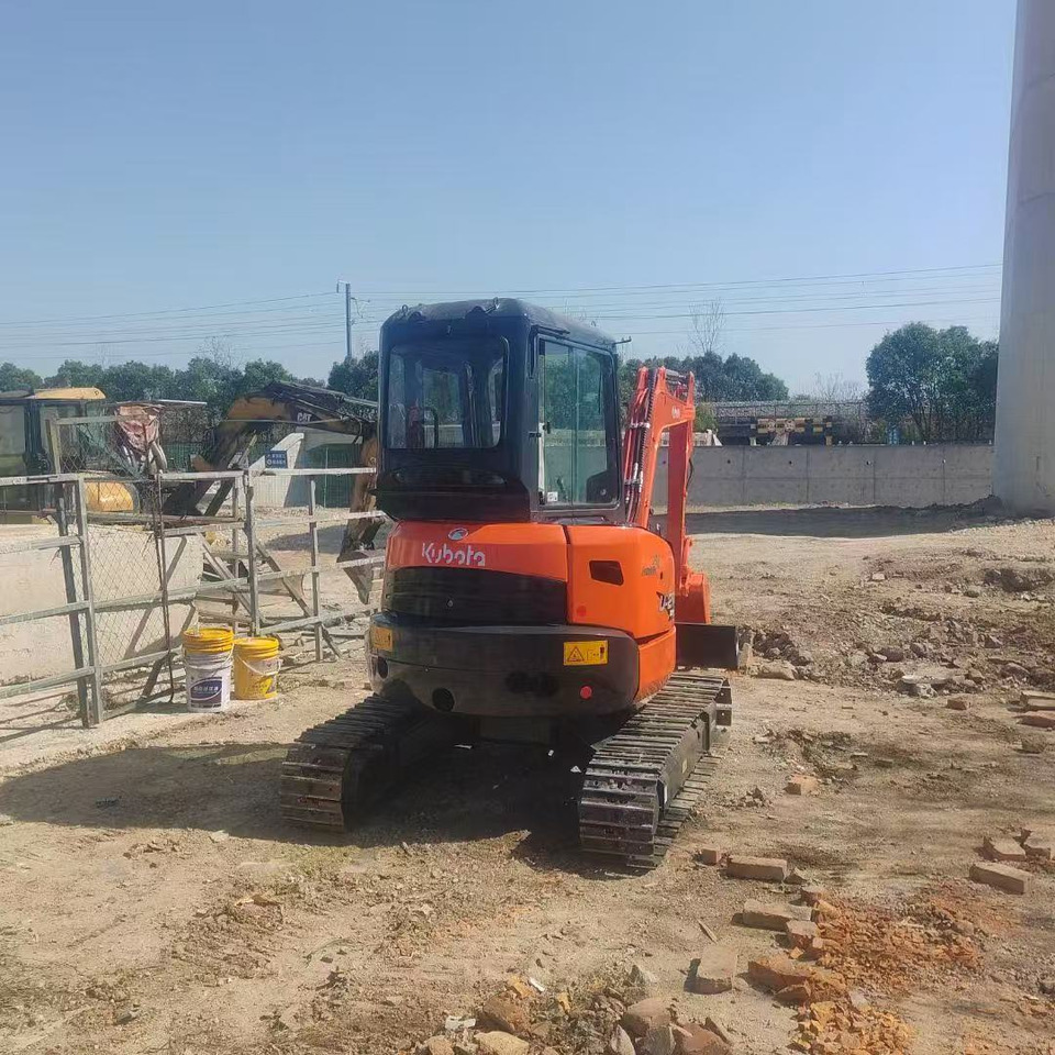 Kubota U30 - Ekskavator mini: gambar 1 Kubota U30 - Ekskavator mini: gambar 1