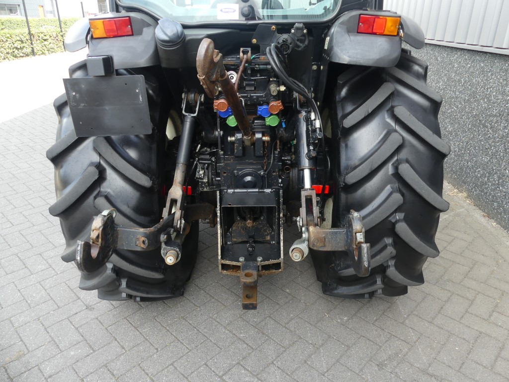 New Holland T4.100F - Traktor kompak: gambar 5 New Holland T4.100F - Traktor kompak: gambar 5