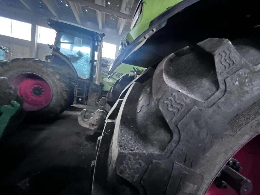 Claas Axion 950 Cmatic - Traktor: gambar 3 Claas Axion 950 Cmatic - Traktor: gambar 3